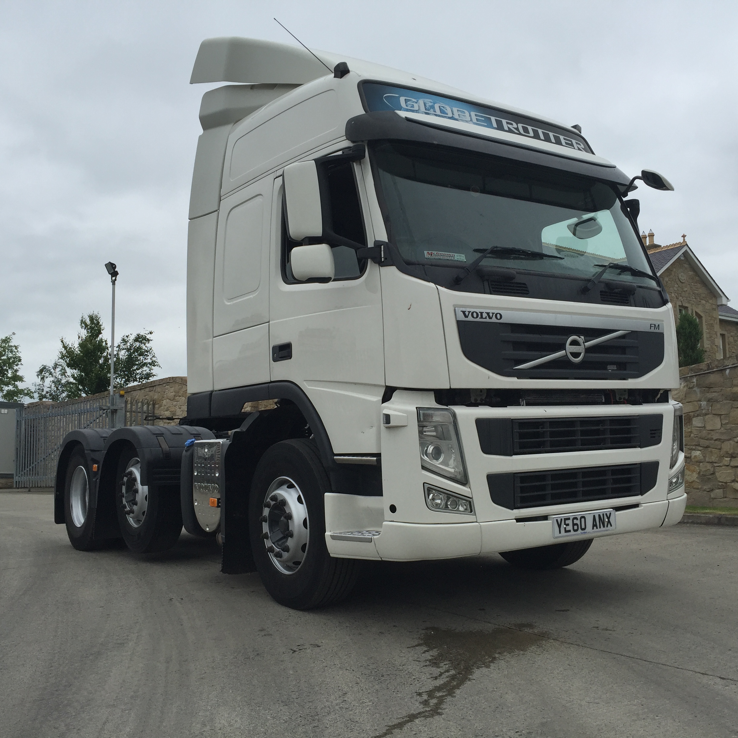 2010 volvo fm 450 6×2 globetrotter 2 McGeown Commercials